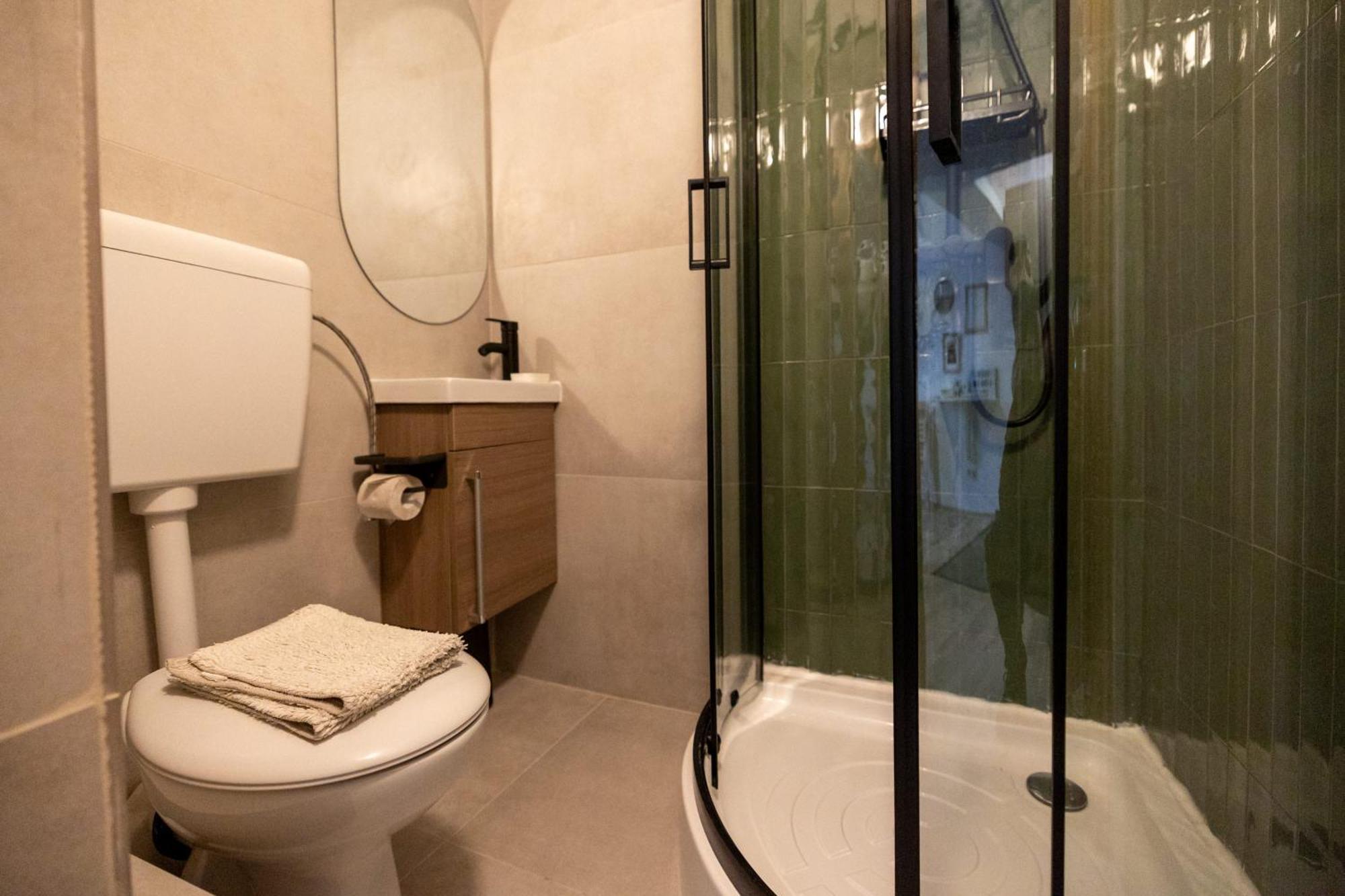 Cozy Studio Retreat - Quiet, Premium Stay Timişoara Buitenkant foto