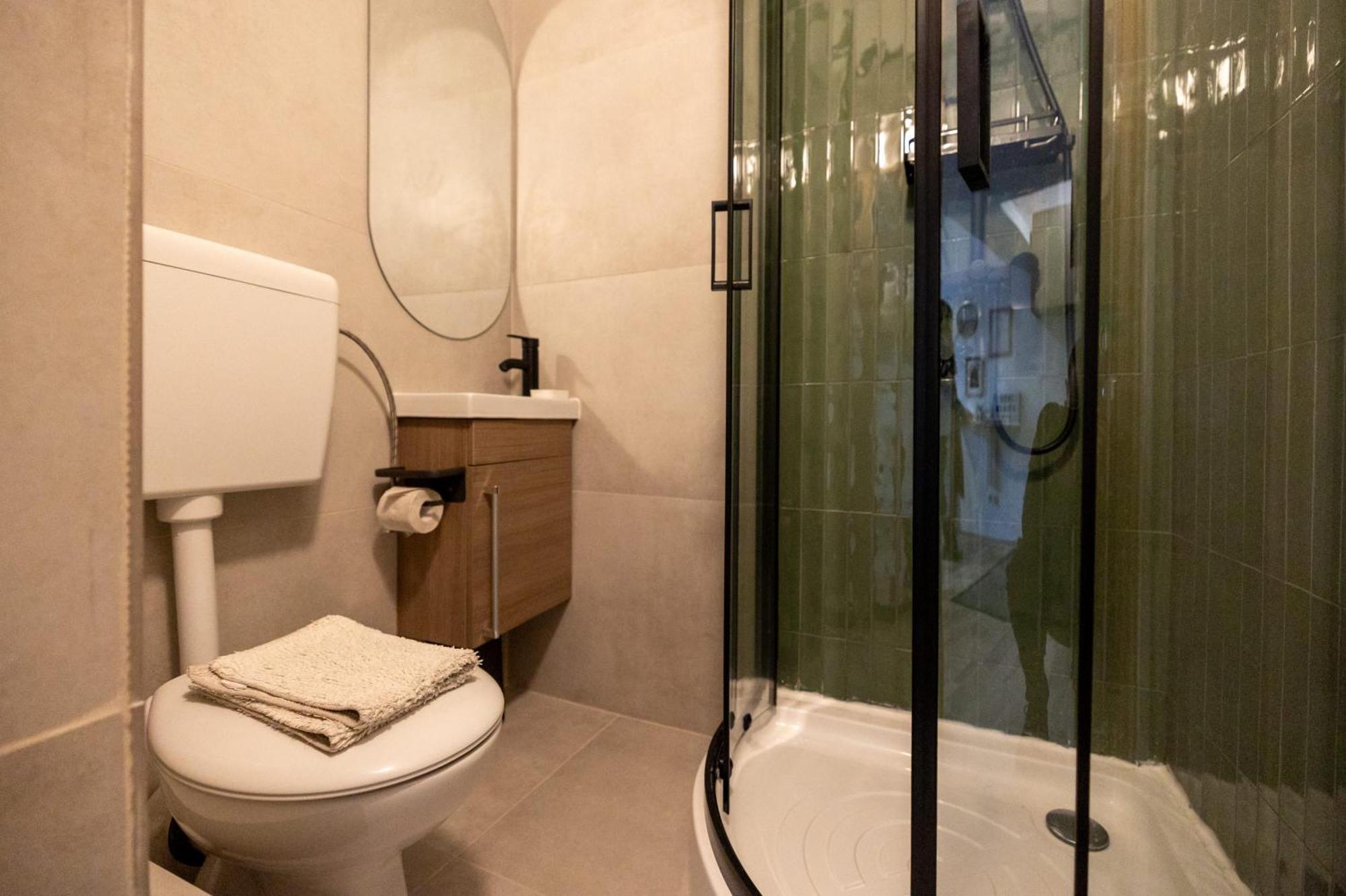 Cozy Studio Retreat - Quiet, Premium Stay Timişoara Buitenkant foto